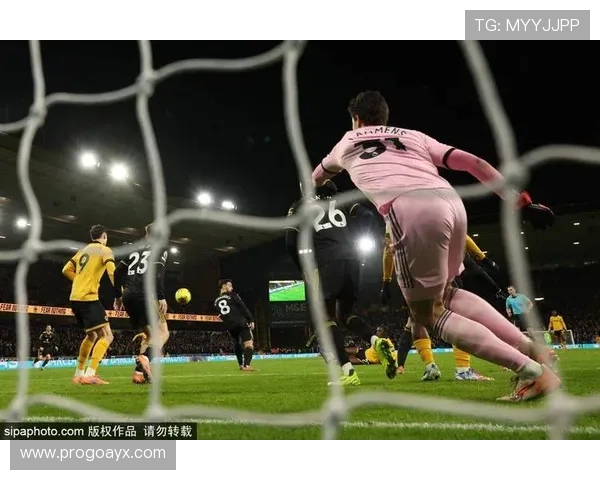 B费中场掌控全场，展现超凡组织力！